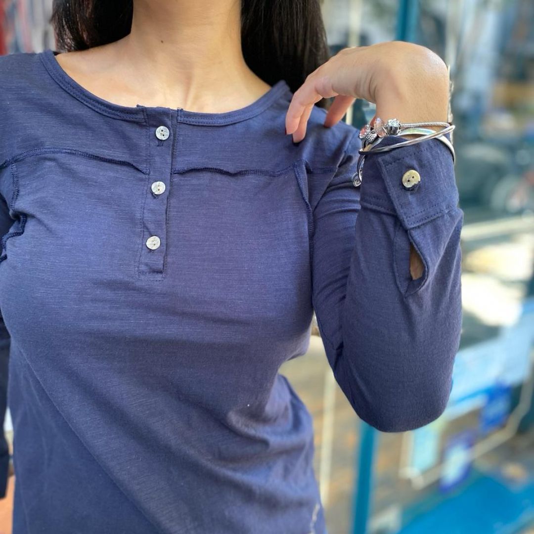 remera-manga-larga-con-botones-2202